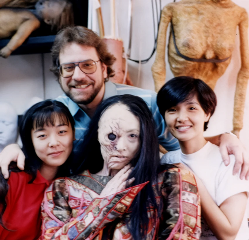 メイクアップディメンションズ設立の写真