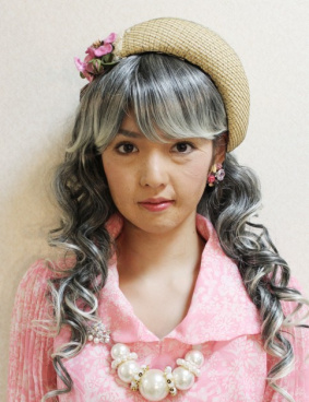 auのサムネイル