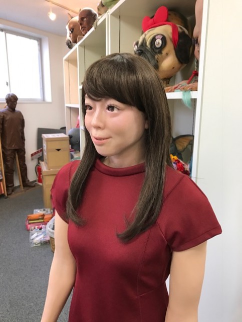 受付ロボットの写真2