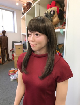 受付ロボットのサムネイル